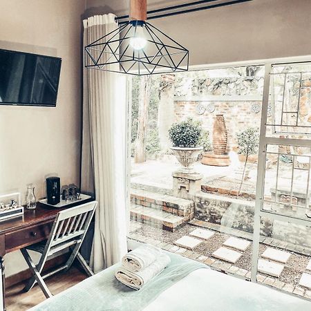 59 On True North Guest Rooms ヨハネスブルグ エクステリア 写真