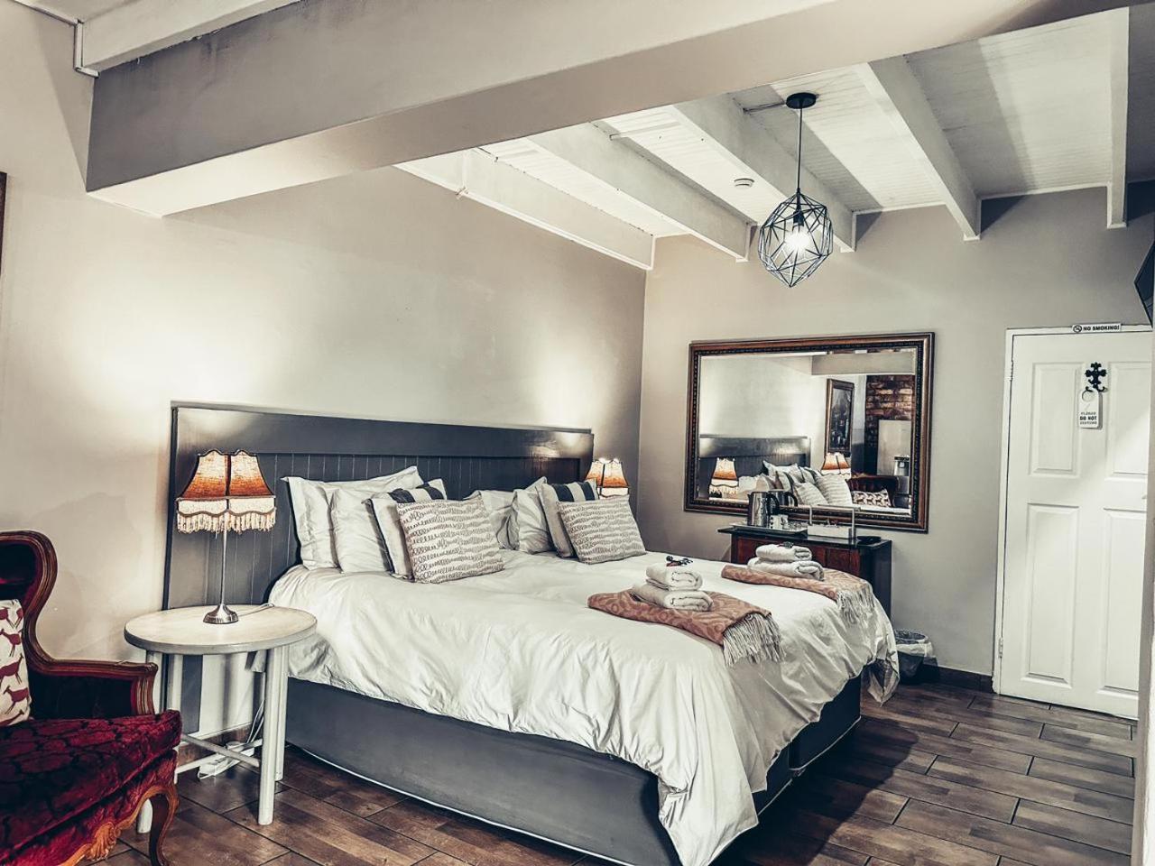59 On True North Guest Rooms ヨハネスブルグ エクステリア 写真