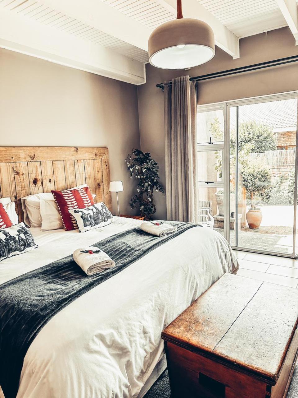 59 On True North Guest Rooms ヨハネスブルグ エクステリア 写真
