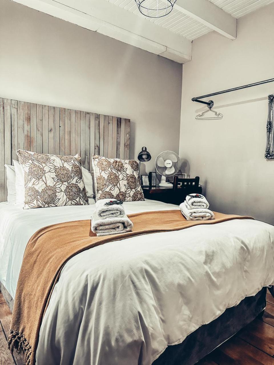 59 On True North Guest Rooms ヨハネスブルグ エクステリア 写真